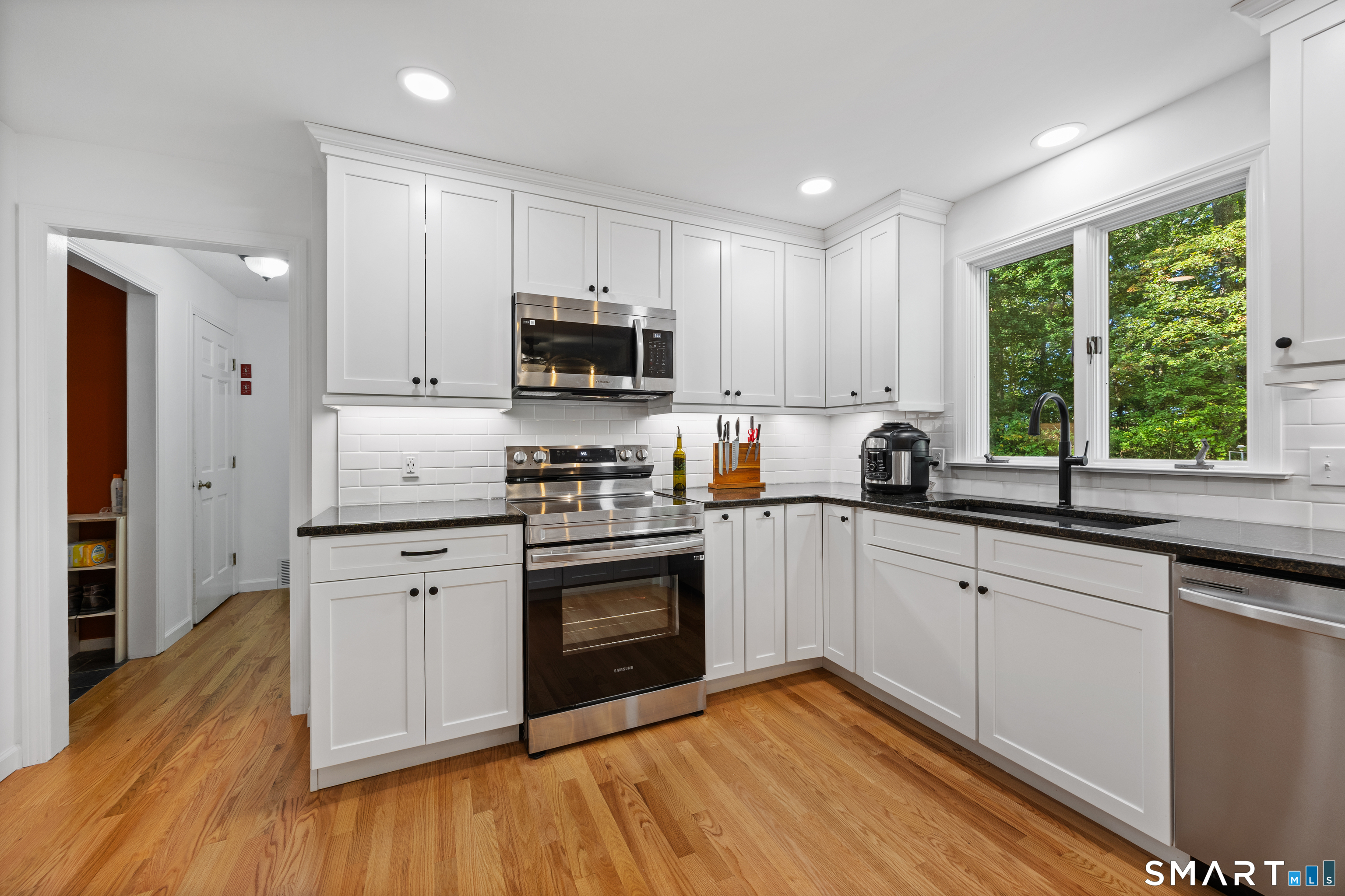 23 Hampden Road Somers, CT 06071 - Photo 8 of 38