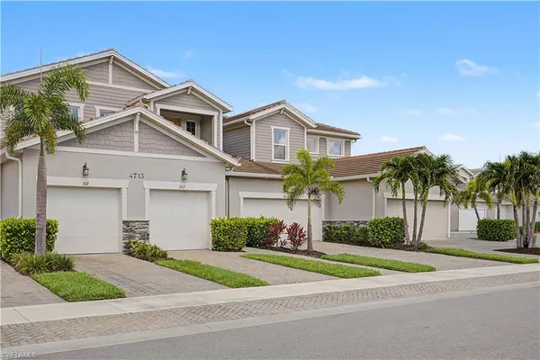 $4,500 | 4713 Arboretum Circle, Unit 202, Naples, FL 34112