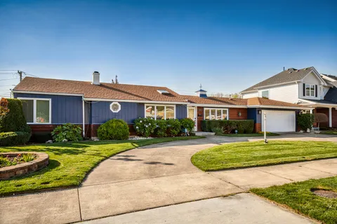 $499,900 | 10630 South Keeler Avenue, Oak Lawn, IL 60453