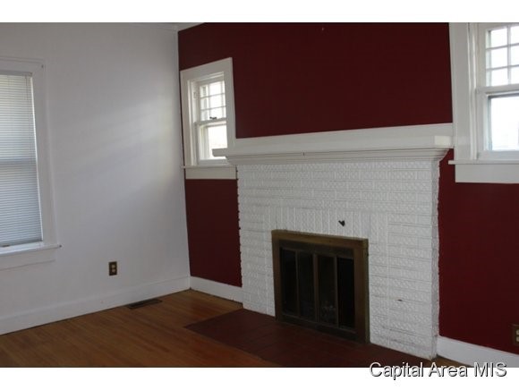 1940 South Walnut Street Springfield, IL 62704 - Photo 4 of 12