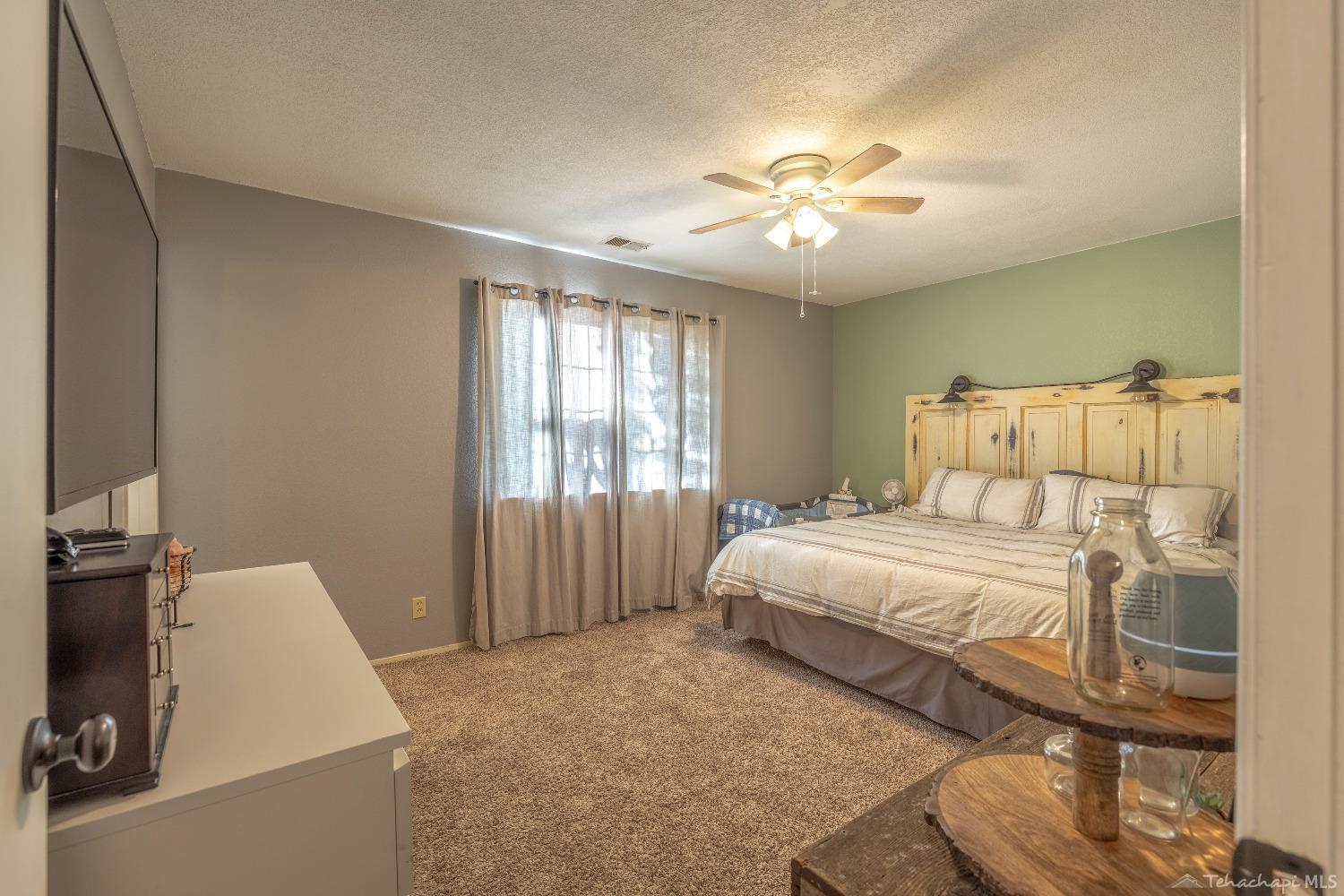 22207 Mariposa Road Tehachapi, CA 93561 - Photo 21 of 29 Gallery Image 21