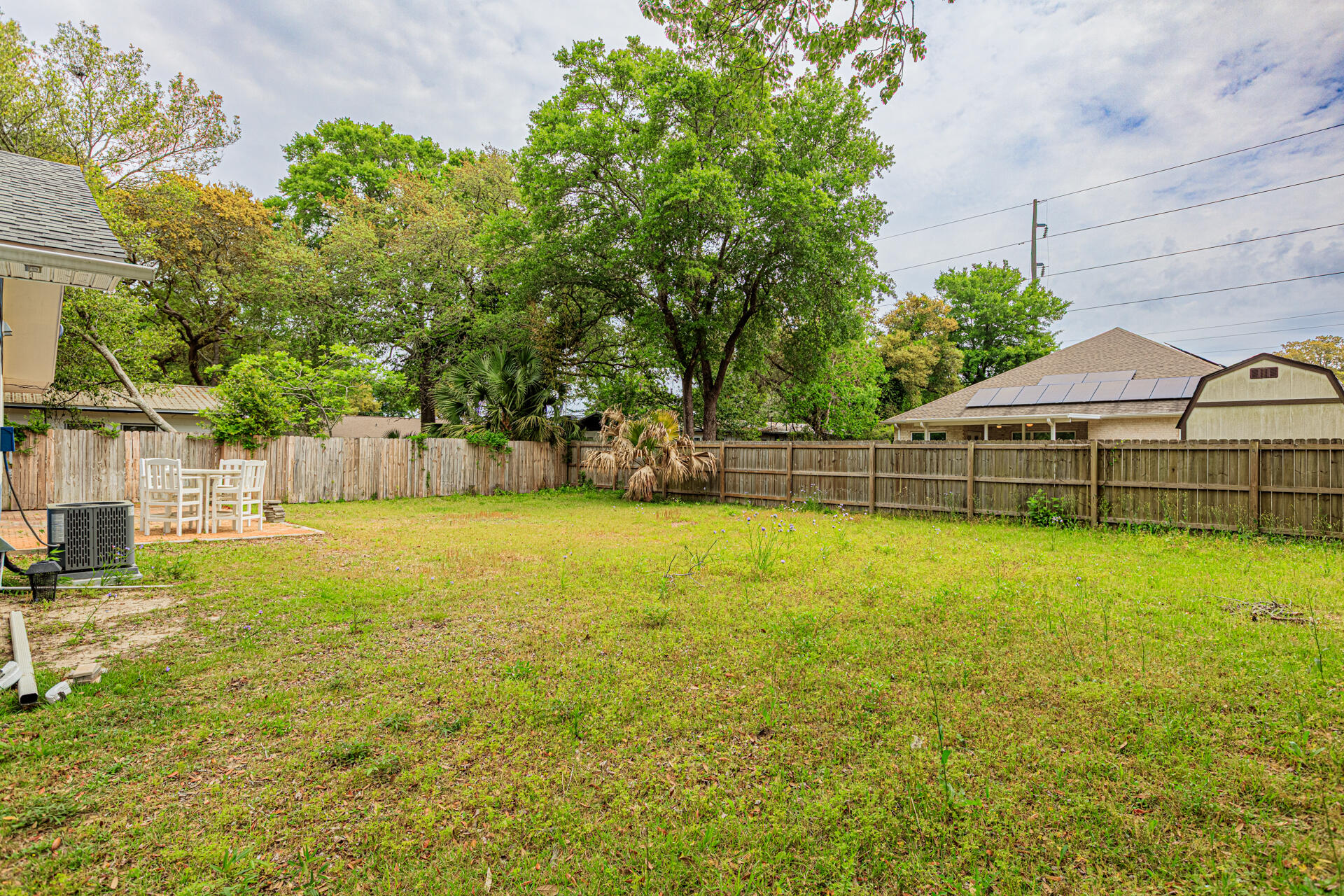 1013 Gloria Avenue Fort Walton Beach, FL 32547 - Photo 9 of 31 a view of a backyard