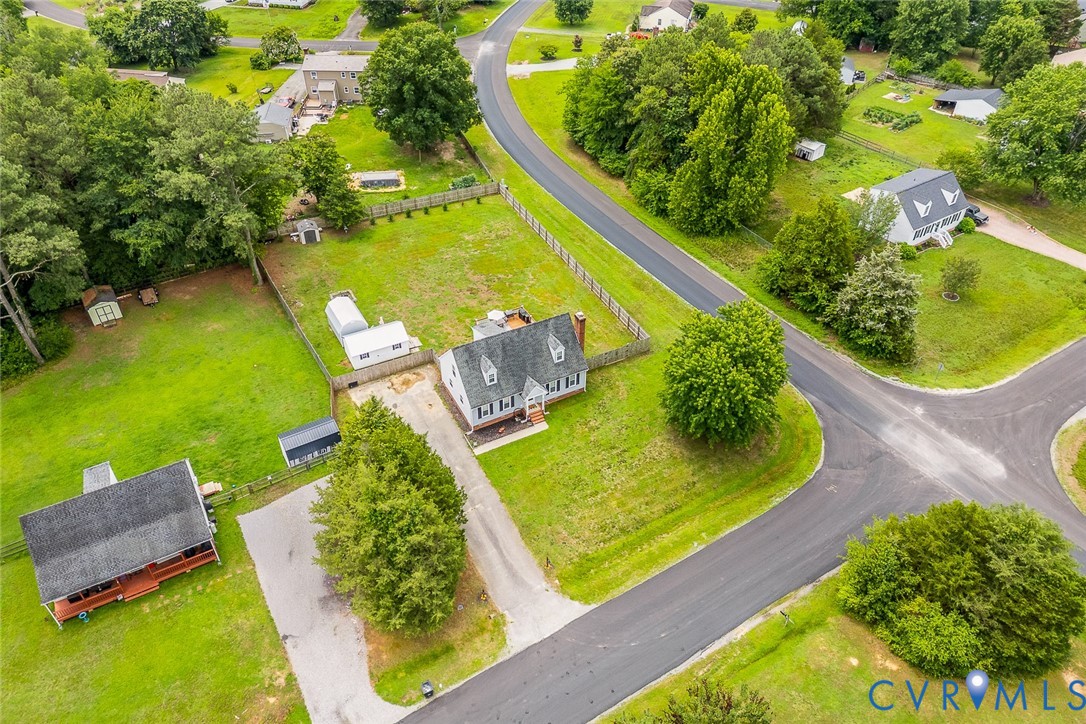 234 Poplar Road Aylett, VA 23009 - Photo 29 of 31 Charming residence featuring a classic Gambrel roo