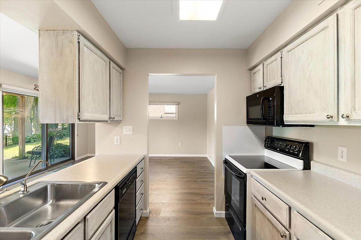 5632 North Watervliet Road, Unit 16 Watervliet, MI 49098 - Photo 17 of 36 21-5632 N Watervliet-47