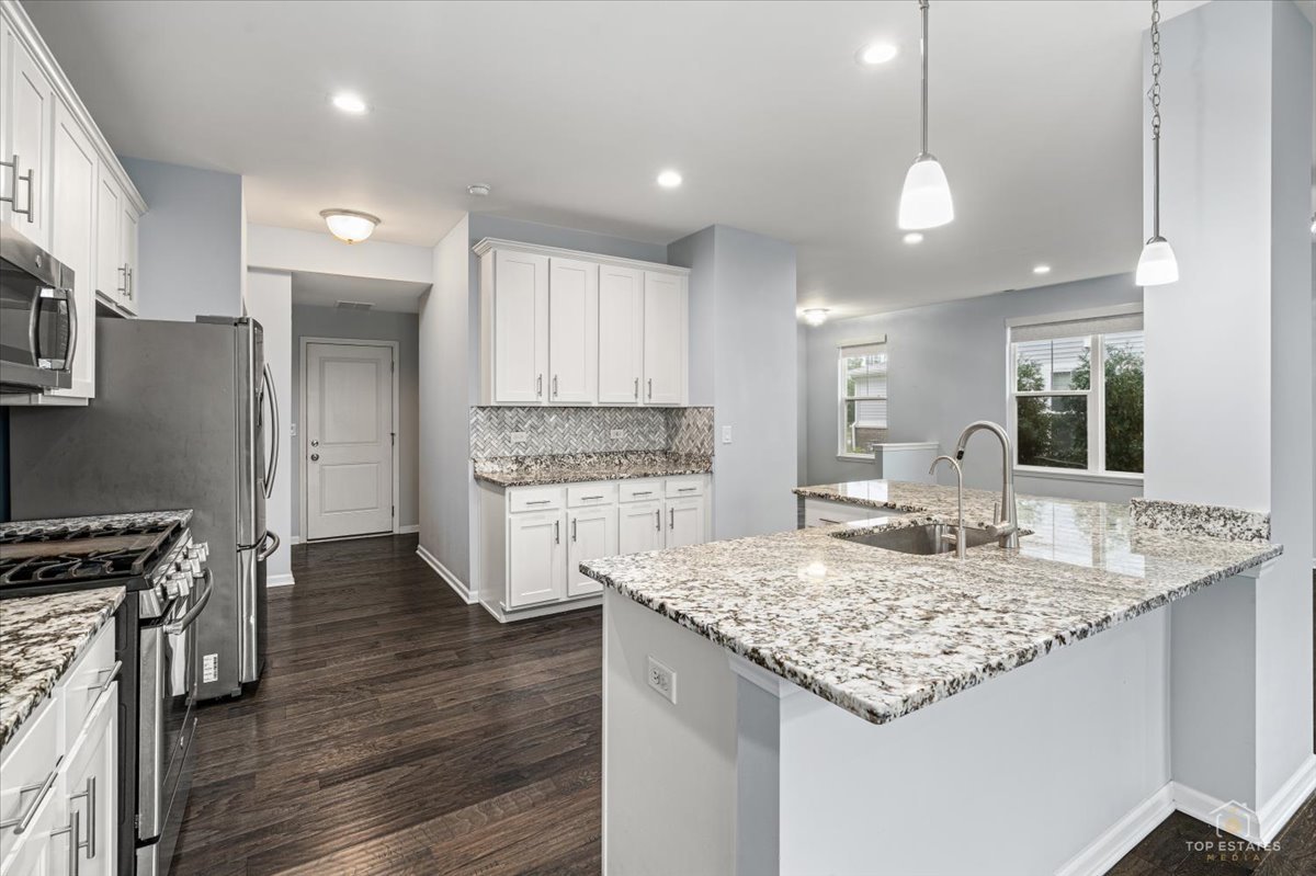 4177 Irving Road Aurora, IL 60504 - Photo 8 of 25 Gallery Image 8