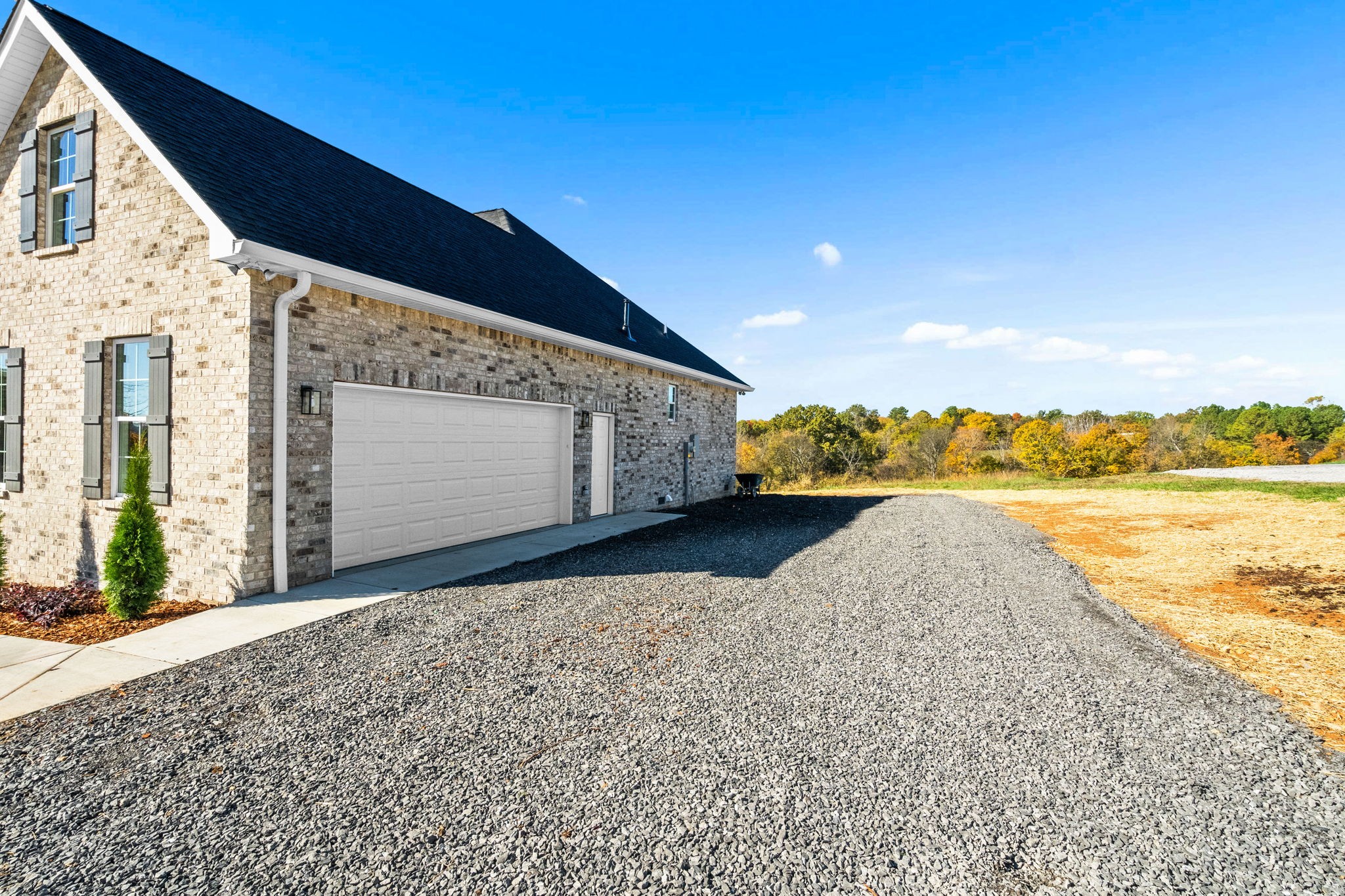 4108 Airport Road Springfield, TN 37172 - Photo 3 of 50 a view of an ocean with a building in the background