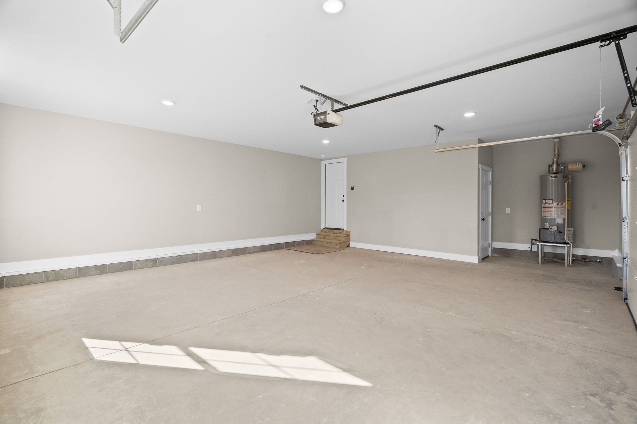 4108 Airport Road Springfield, TN 37172 - Photo 36 of 50 a view of a room with gym equipment