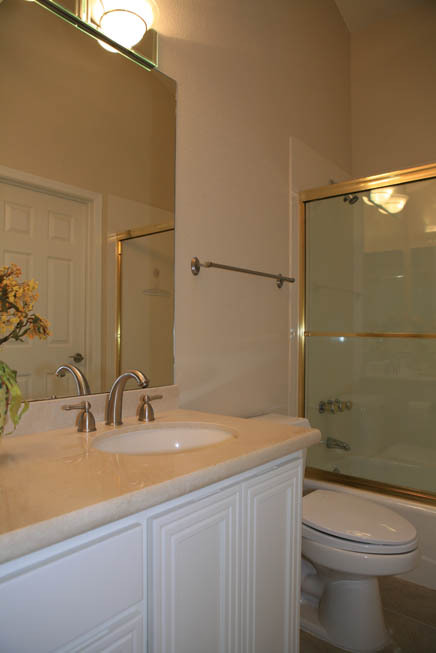 7770 East Gainey Ranch Road, Unit 6 Scottsdale, AZ 85258 - Photo 15 of 30 Hall Bath