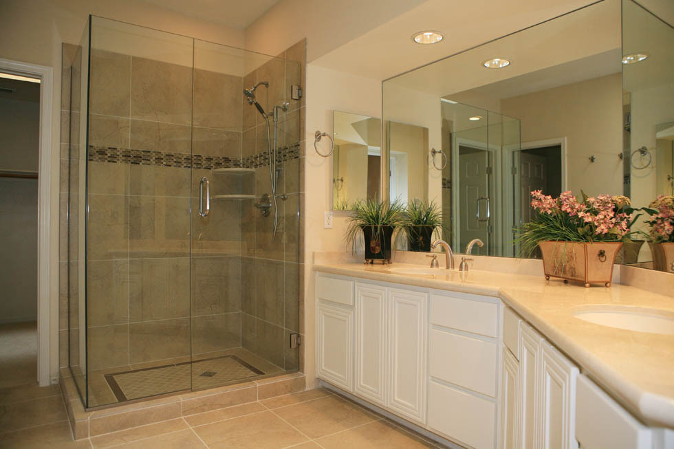 7770 East Gainey Ranch Road, Unit 6 Scottsdale, AZ 85258 - Photo 18 of 30 Master Bath