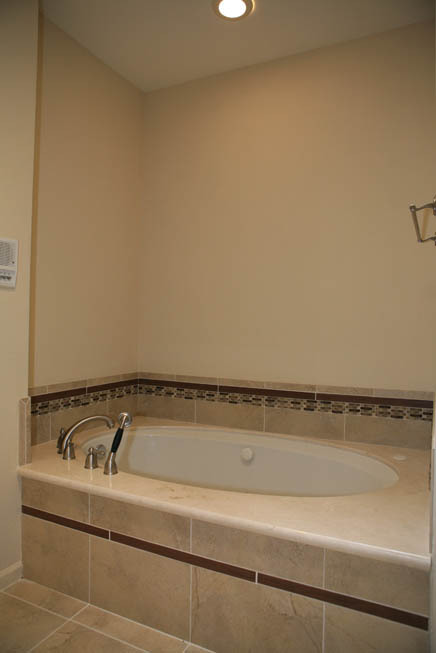 7770 East Gainey Ranch Road, Unit 6 Scottsdale, AZ 85258 - Photo 20 of 30 Master Bath-Tub