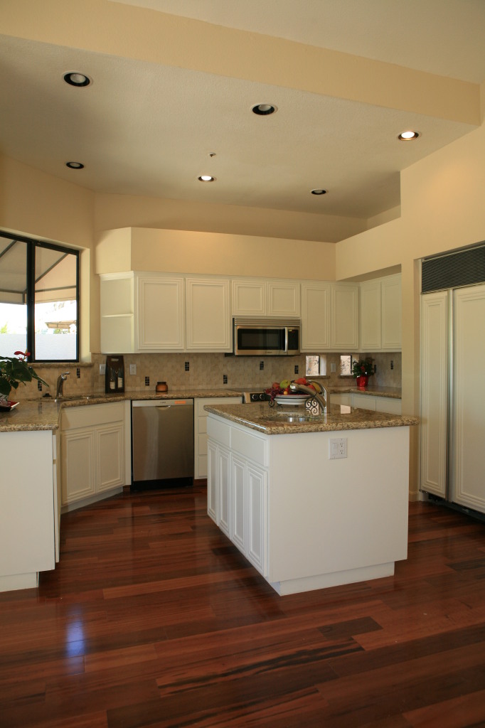 7770 East Gainey Ranch Road, Unit 6 Scottsdale, AZ 85258 - Photo 9 of 30 Kitchen-Island
