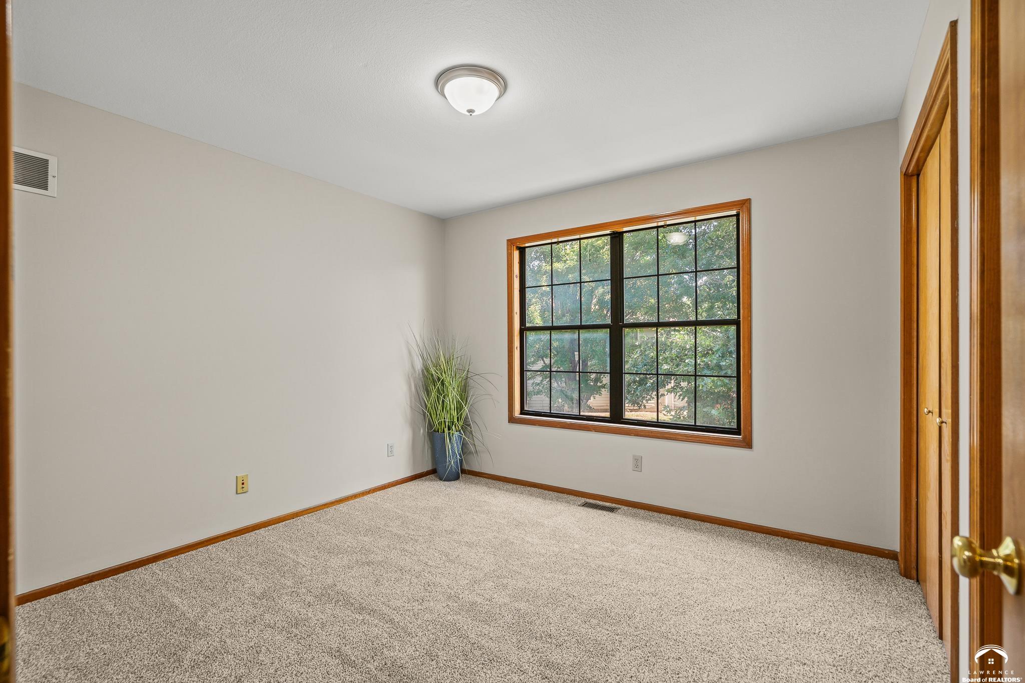 2206 Vail Way Lawrence, KS 66047 - Photo 20 of 39 Gallery Image 20