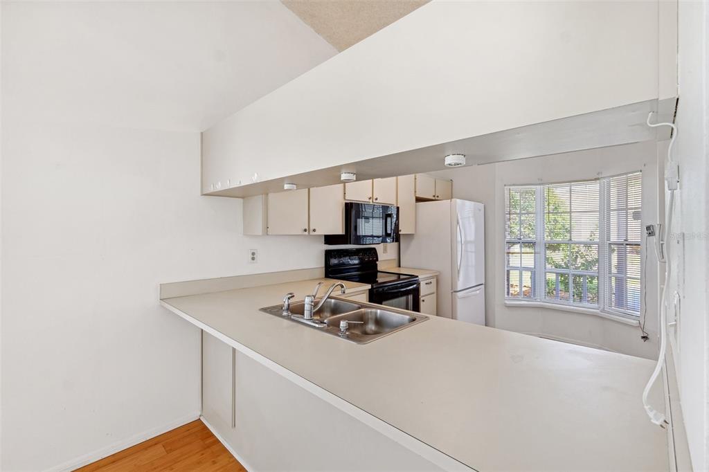 6514 Thicket Trail New Port Richey, FL 34653 - Photo 7 of 30