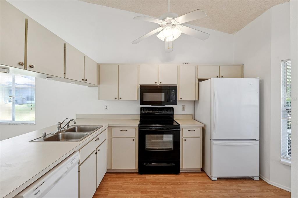 6514 Thicket Trail New Port Richey, FL 34653 - Photo 8 of 30