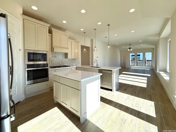 $2,300 | 431 Alexander Avenue, New Braunfels, TX 78130