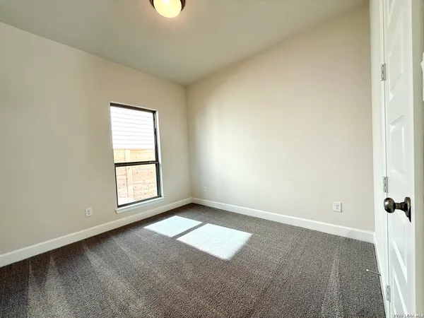 $2,300 | 431 Alexander Avenue, New Braunfels, TX 78130