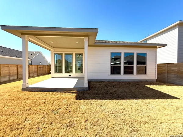 $2,300 | 431 Alexander Avenue, New Braunfels, TX 78130