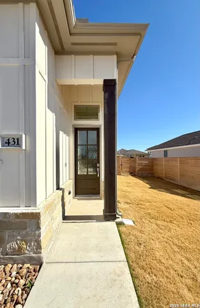 $2,300 | 431 Alexander Avenue, New Braunfels, TX 78130