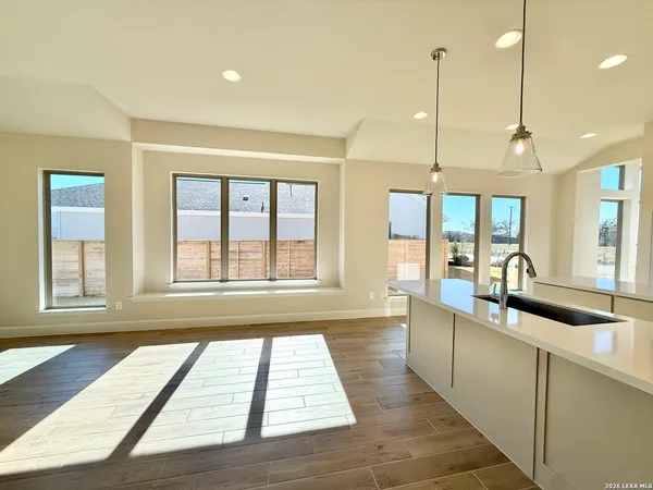 $2,300 | 431 Alexander Avenue, New Braunfels, TX 78130