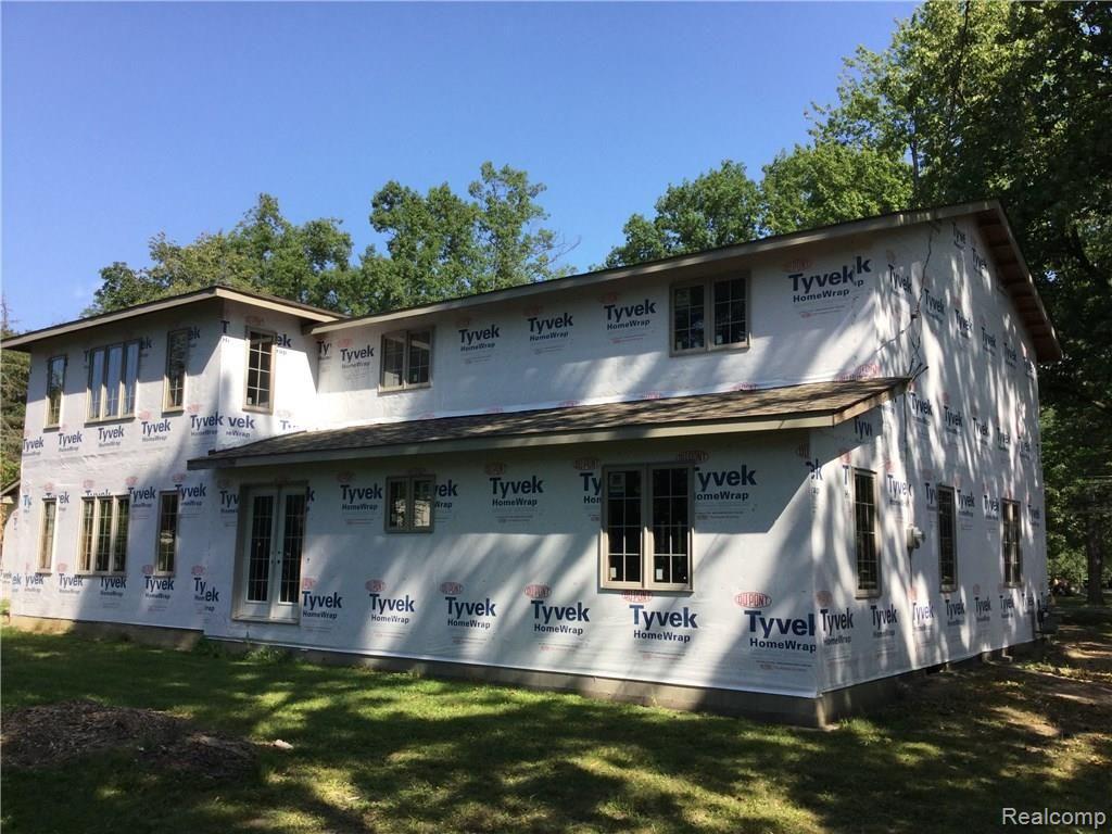 8425 Ferry Road Grosse Ile, MI 48138 - Photo 5 of 22 E6B9C639-3A94-4C15-AF9B-0D44BEC4C3FD.jpeg