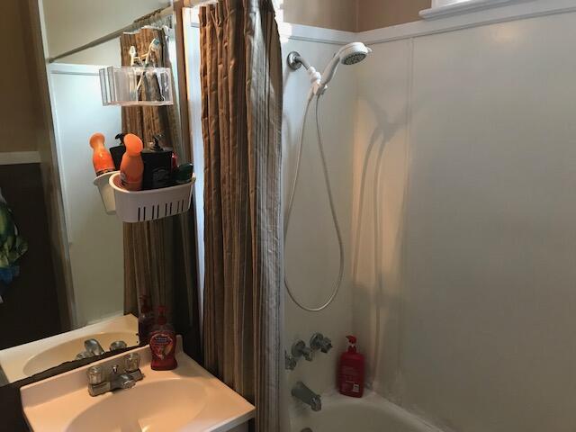 201 Pine Street Hampton, SC 29924 - Photo 8 of 10 Bath2