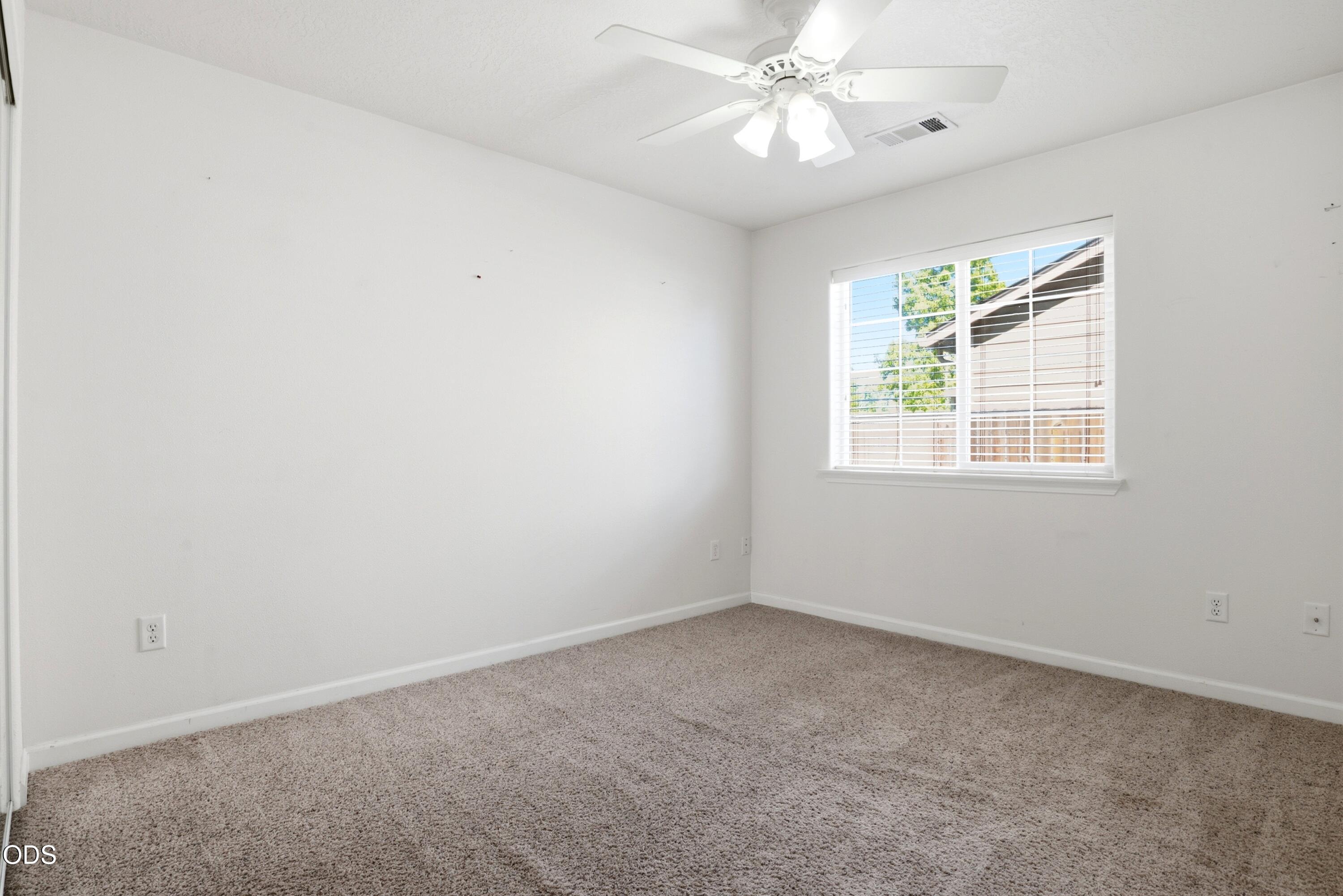 1005 North 10th Street Central Point, OR 97502 - Photo 12 of 21