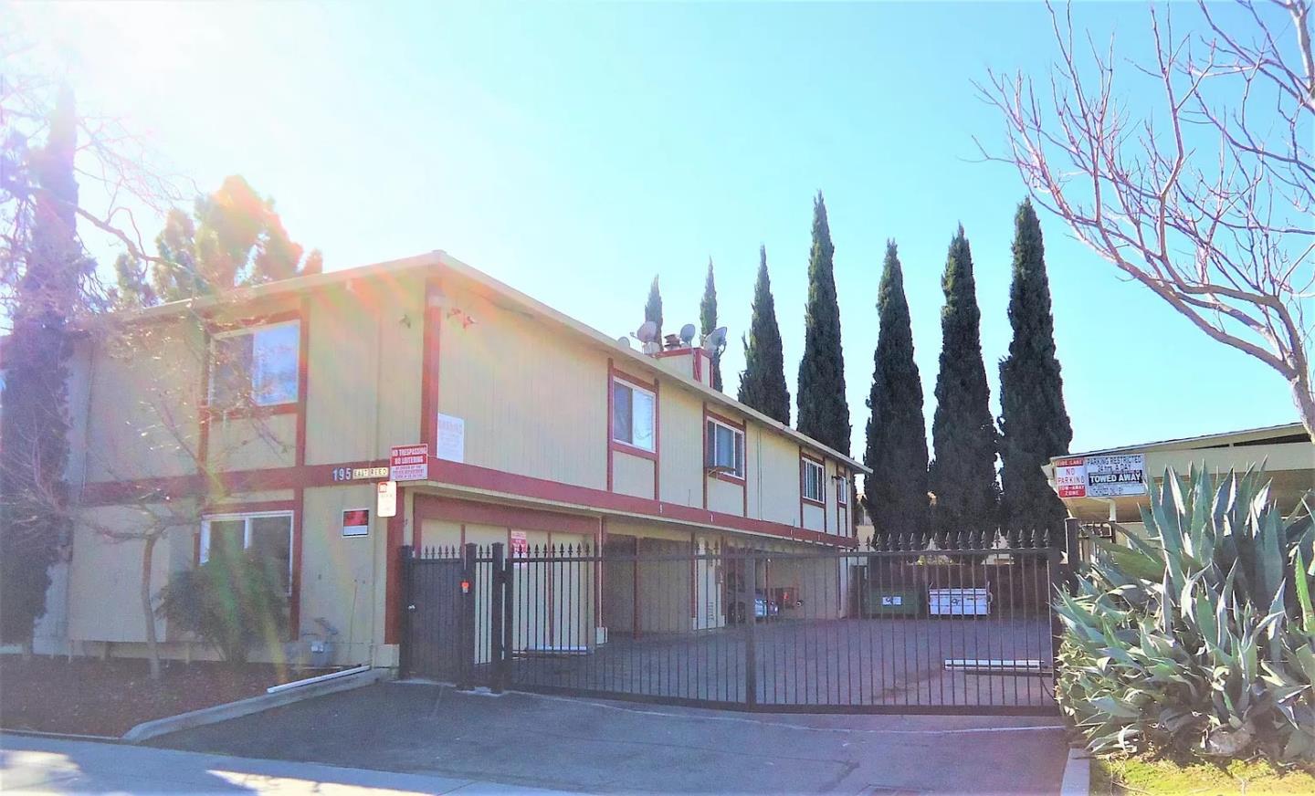 195 East Reed Street, Unit 4 San Jose, CA 95112 - Photo 10 of 11 a view of a house with a street
