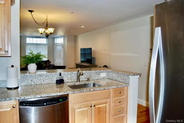 $2,850 | 3106 Leeward Drive, Haverstraw, NY 10927