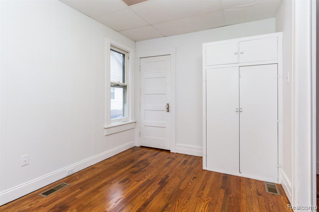 8175 Central Street Center Line, MI 48015 - Photo 15 of 27