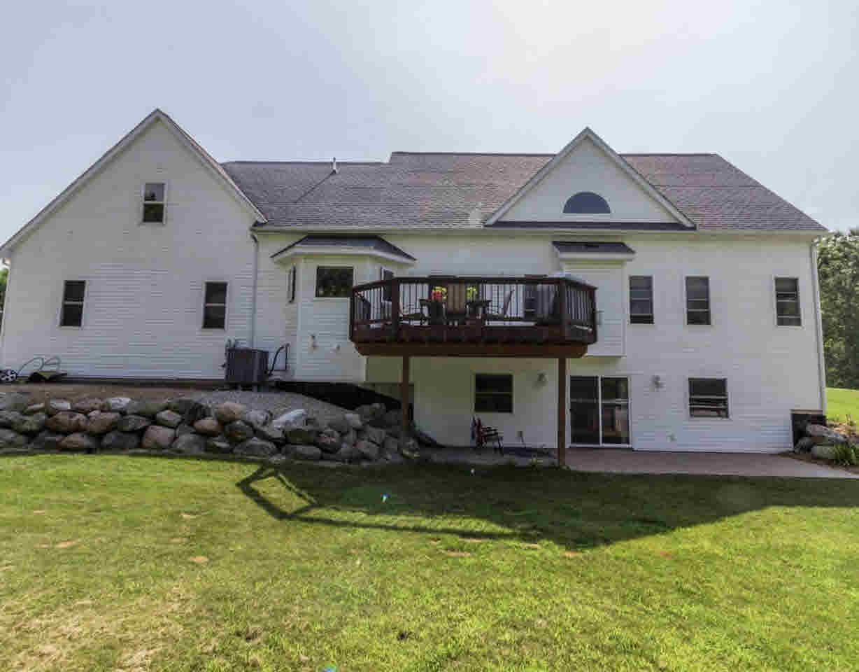 7489 Denton Hill Road Fenton, MI 48430 - Photo 39 of 40 21345165-38.JPG