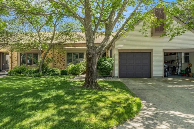 $339,900 | 17652 Woodbridge Road, Unit 2, Spring Lake, MI 49456