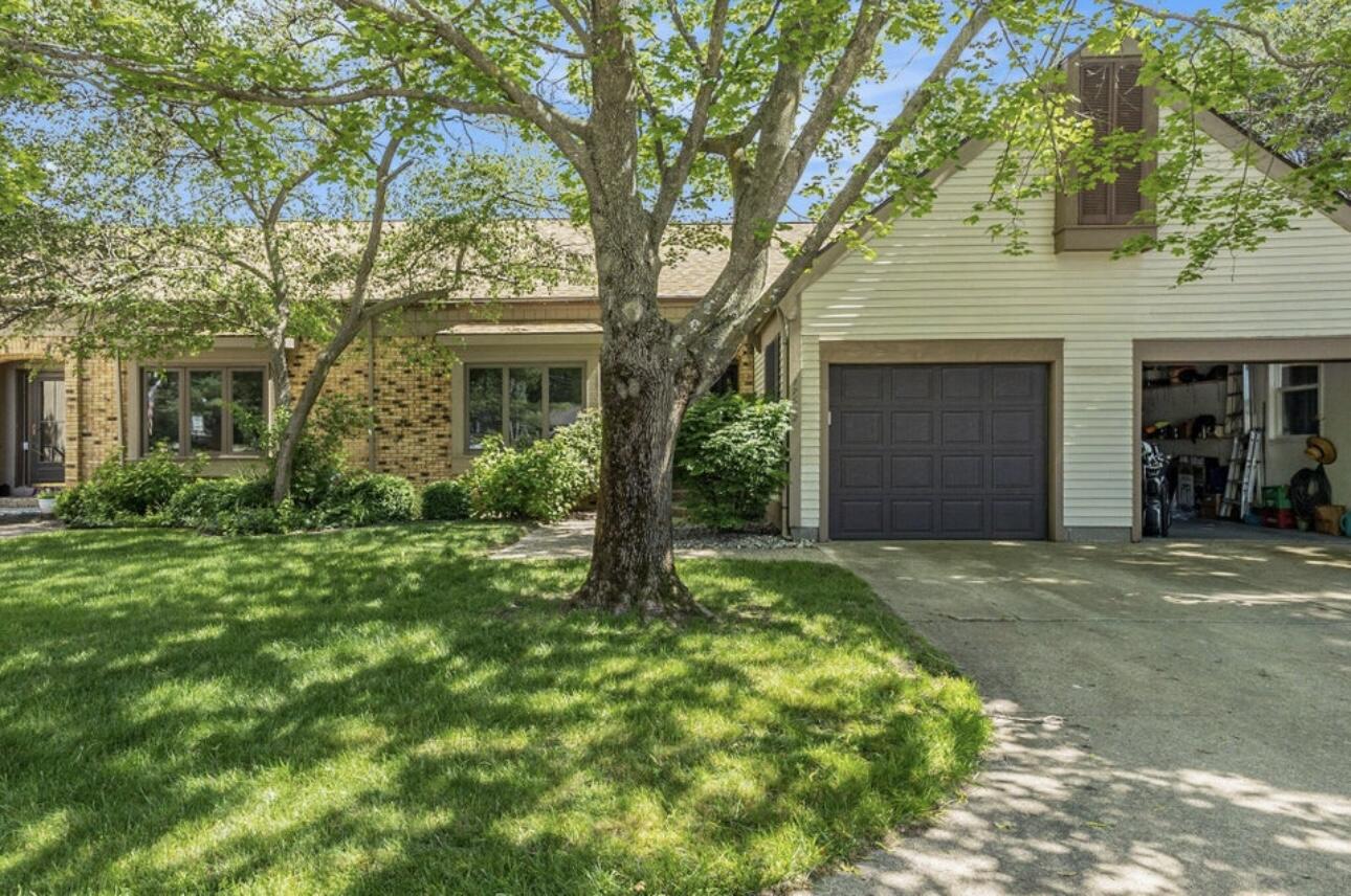 17652 Woodbridge Road, Unit 2 Spring Lake, MI 49456 - Photo 2 of 20 IMG_7370