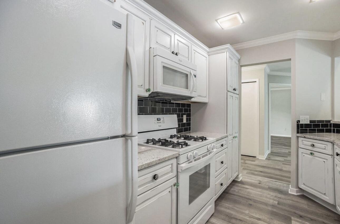 17652 Woodbridge Road, Unit 2 Spring Lake, MI 49456 - Photo 7 of 20 IMG_7375