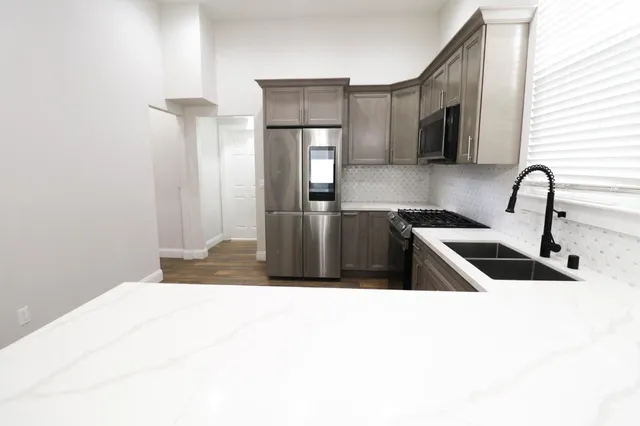 $1,400,000 | 875 Wood Street, Oakland, CA 94607