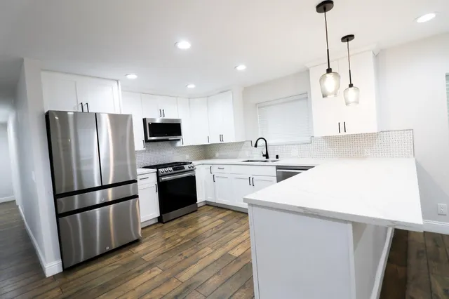 $1,400,000 | 875 Wood Street, Oakland, CA 94607