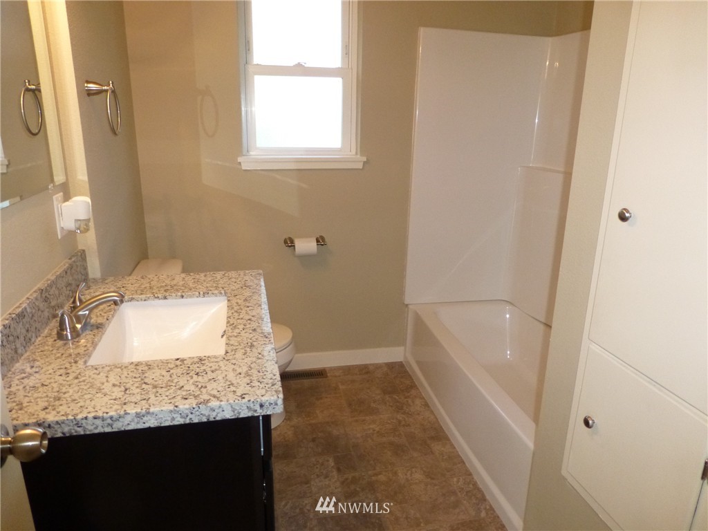 1107 Dibb Street Bremerton, WA 98310 - Photo 13 of 25 Gallery Image 13