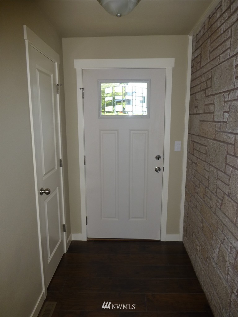 1107 Dibb Street Bremerton, WA 98310 - Photo 4 of 25 Gallery Image 4