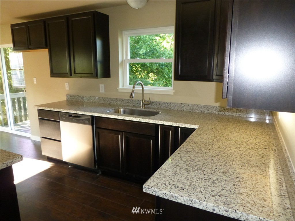 1107 Dibb Street Bremerton, WA 98310 - Photo 6 of 25 Gallery Image 6