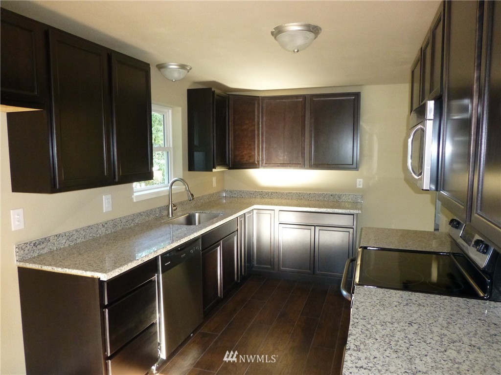 1107 Dibb Street Bremerton, WA 98310 - Photo 7 of 25 Gallery Image 7