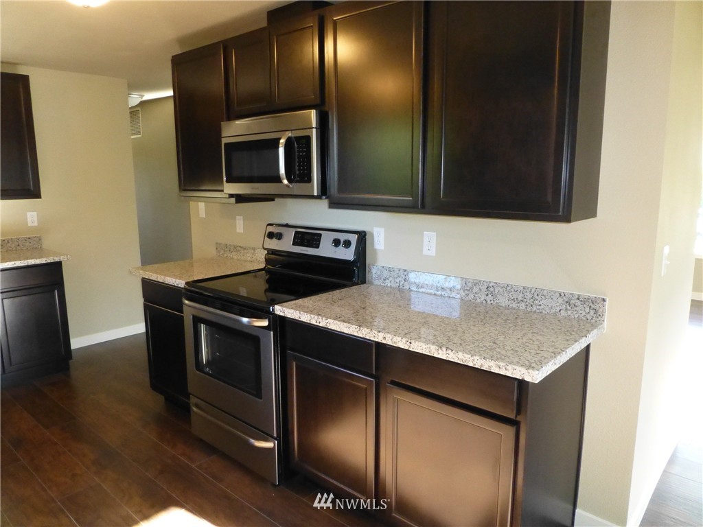 1107 Dibb Street Bremerton, WA 98310 - Photo 9 of 25 Gallery Image 9