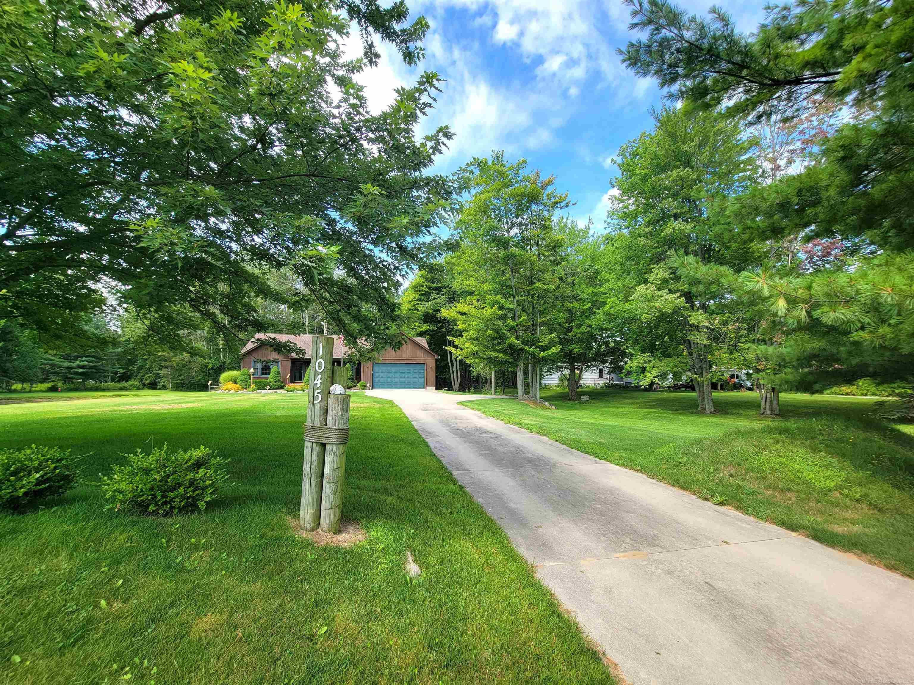 1045 North Lakeshore Road Port Sanilac, MI 48469 - Photo 31 of 33 50086909-30.JPG