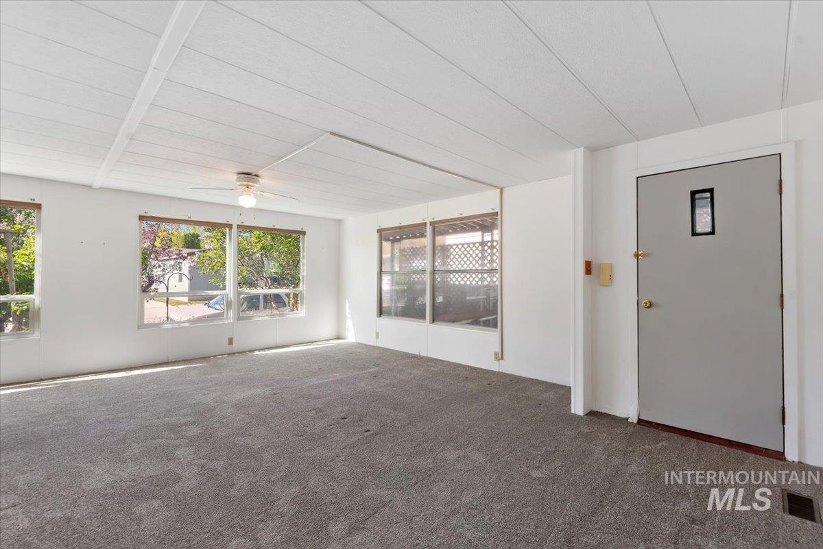 3710 Clacton Way Boise, ID 83716 - Photo 13 of 27