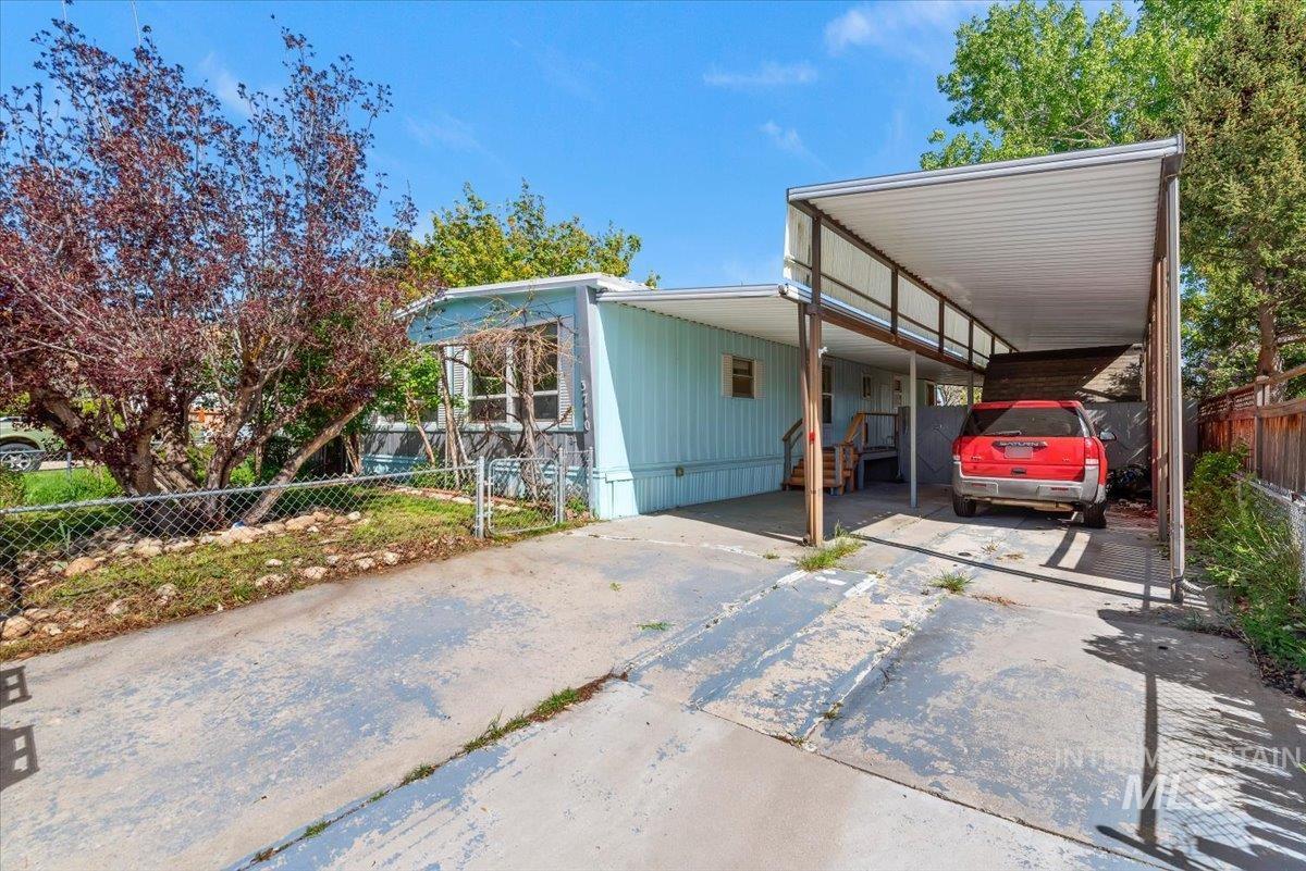 3710 Clacton Way Boise, ID 83716 - Photo 2 of 27