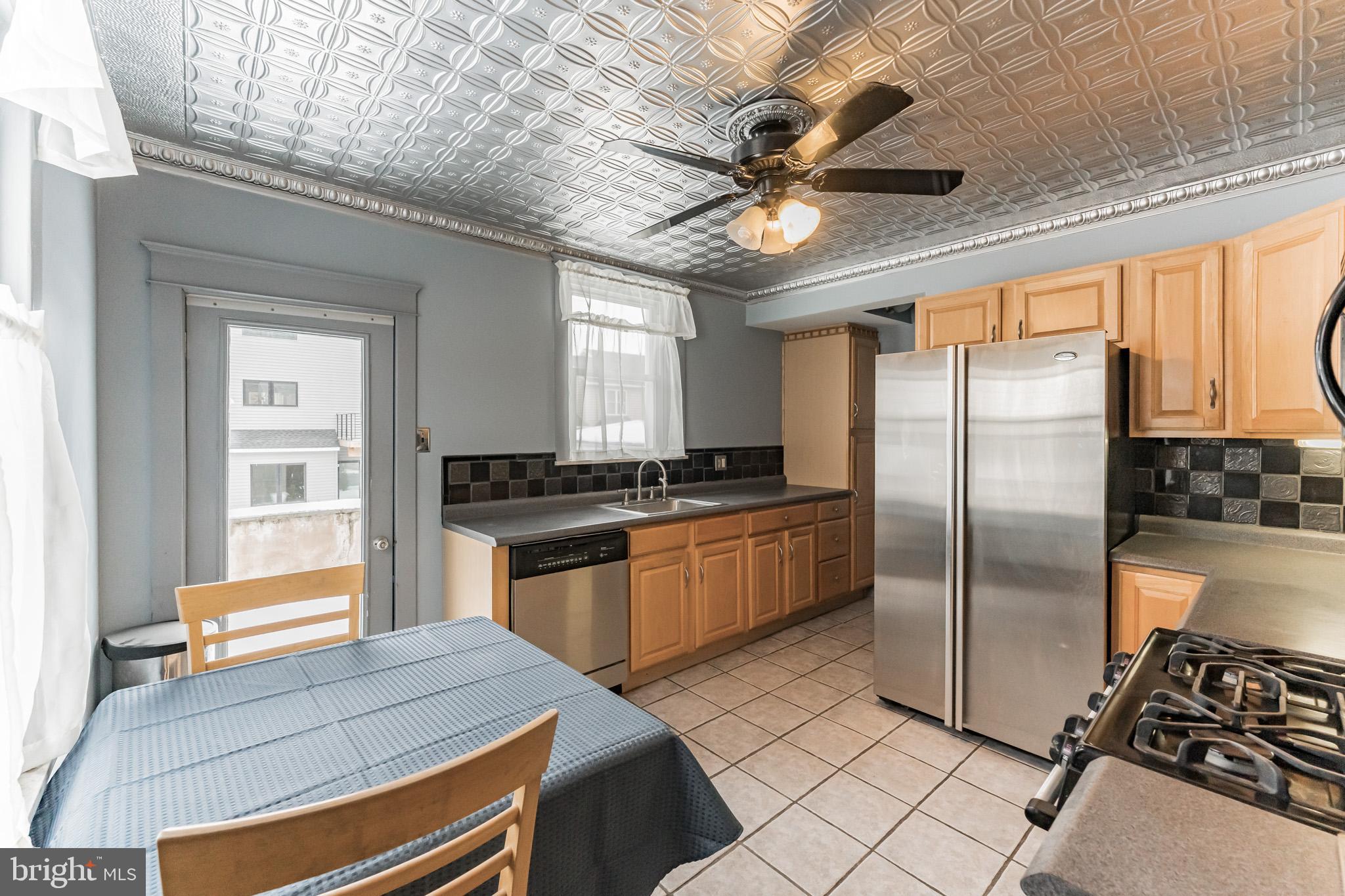 612 Crestview Road Philadelphia, PA 19128 - Photo 11 of 28