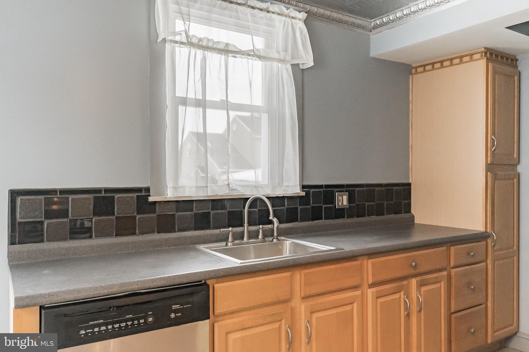 612 Crestview Road Philadelphia, PA 19128 - Photo 16 of 28