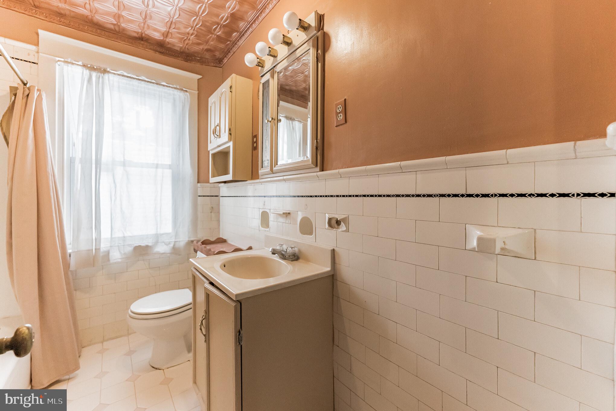 612 Crestview Road Philadelphia, PA 19128 - Photo 20 of 28