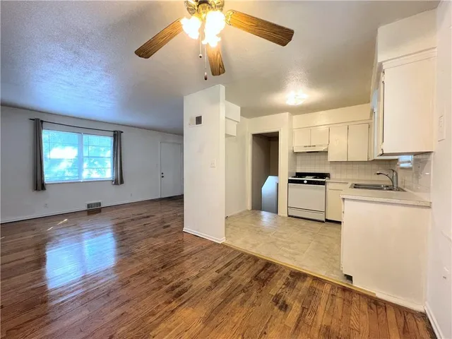 $340,000 | 612 Northeast Florence Avenue, Lee's Summit, MO 64063