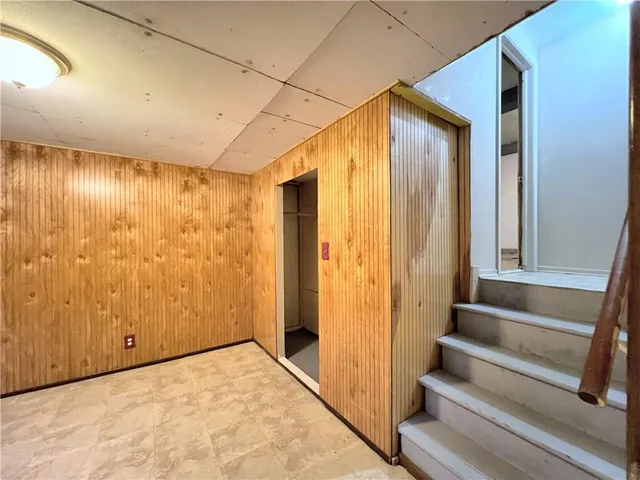 $340,000 | 612 Northeast Florence Avenue, Lee's Summit, MO 64063