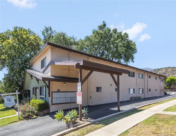 a view of a back yard of the house