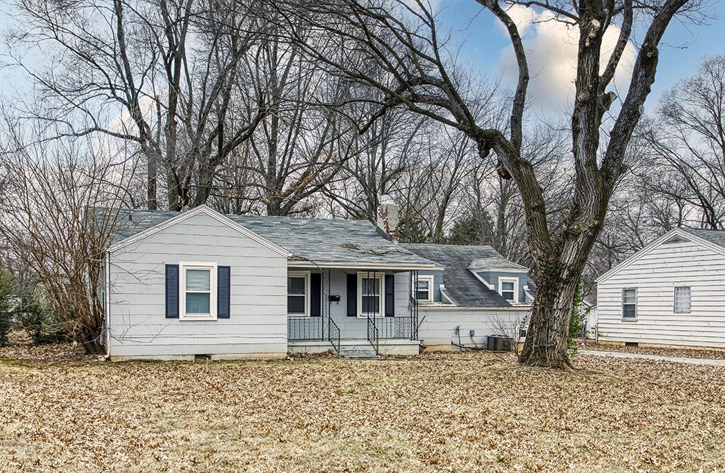 1824 East Broadmoor Street Springfield, MO 65804 - Photo 1 of 1 IMG_2651a